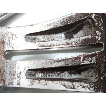 Recambio de llanta para citroën c-elysée exclusive referencia OEM IAM 9677100677  