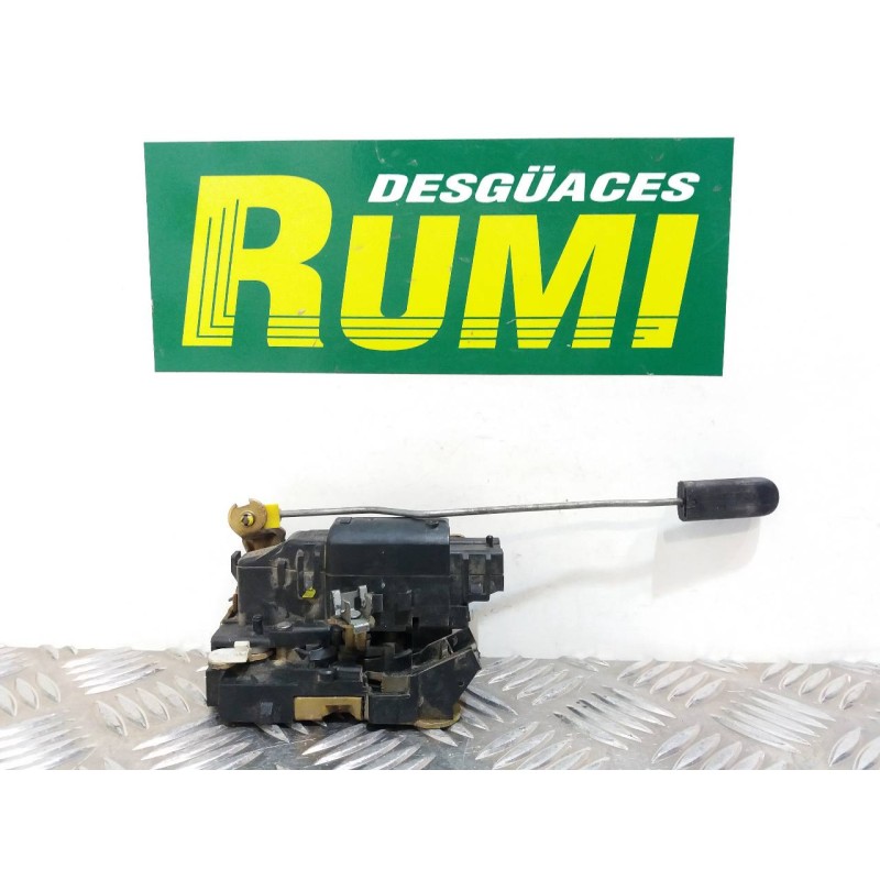Recambio de cerradura puerta delantera derecha para renault kangoo (f/kc0) authentique oasis referencia OEM IAM   