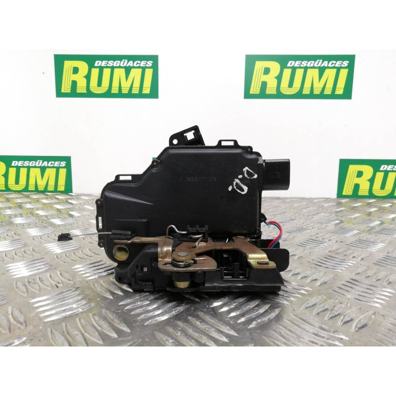 Recambio de cerradura puerta delantera derecha para skoda octavia berlina (1u2) 1.9 tdi glx referencia OEM IAM   