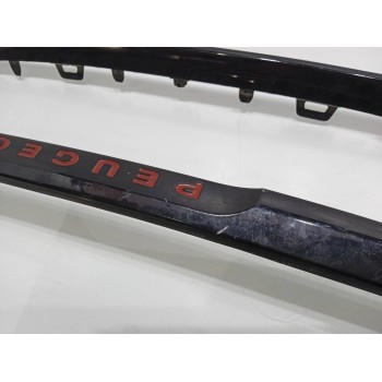 Recambio de rejilla delantera para peugeot 2008 (--.2013) gt line referencia OEM IAM 9815372577  