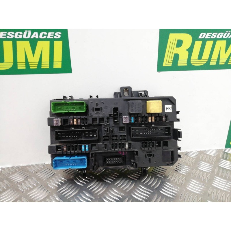Recambio de caja reles / fusibles para opel astra h berlina cosmo referencia OEM IAM 13206762 5DK00866932 5DK00866932 