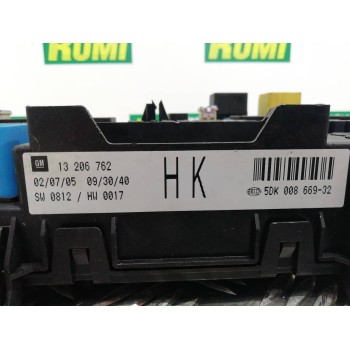 Recambio de caja reles / fusibles para opel astra h berlina cosmo referencia OEM IAM 13206762 5DK00866932 5DK00866932 