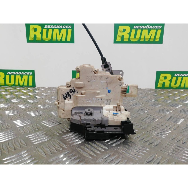 Recambio de cerradura puerta trasera derecha para seat leon (1p1) comfort limited referencia OEM IAM   
