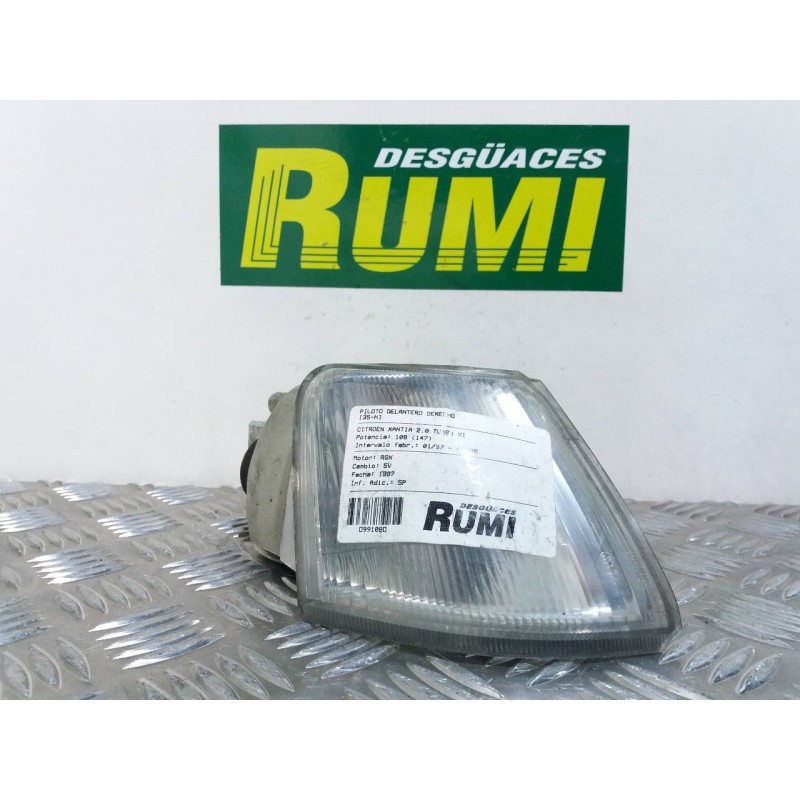 Recambio de piloto delantero derecho para citroën xantia berlina 1.9 d x referencia OEM IAM 085093  