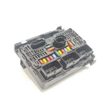 Recambio de caja reles / fusibles para citroën c4 berlina collection referencia OEM IAM 9656086380  