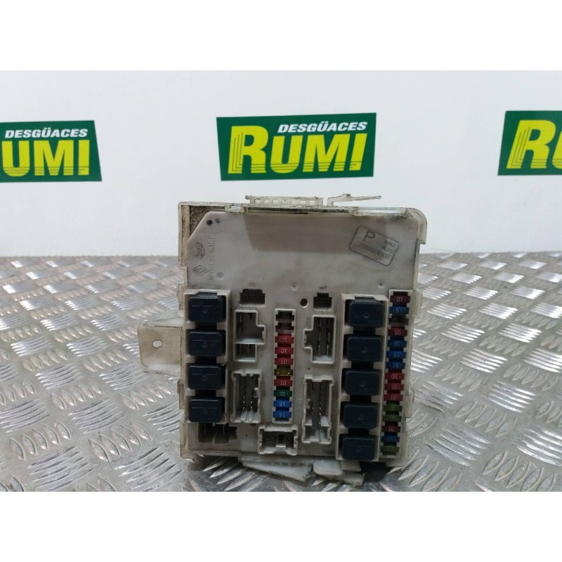 Recambio de caja reles / fusibles para nissan navara pick-up (d40m) doble cab se 4x2 referencia OEM IAM 284B6EB30B  