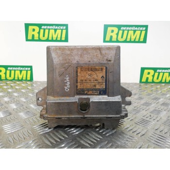 Recambio de centralita motor uce para renault clio ii fase i (b/cbo) 1.9 d referencia OEM IAM 7700104956 7700111205 R04080009F