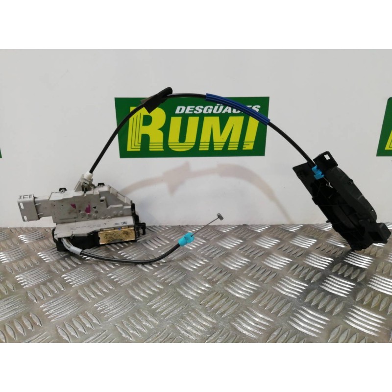 Recambio de cerradura puerta trasera izquierda para citroën c4 berlina exclusive referencia OEM IAM 9681337180  