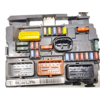 Recambio de caja reles / fusibles para citroën c3 business referencia OEM IAM 9667199780  