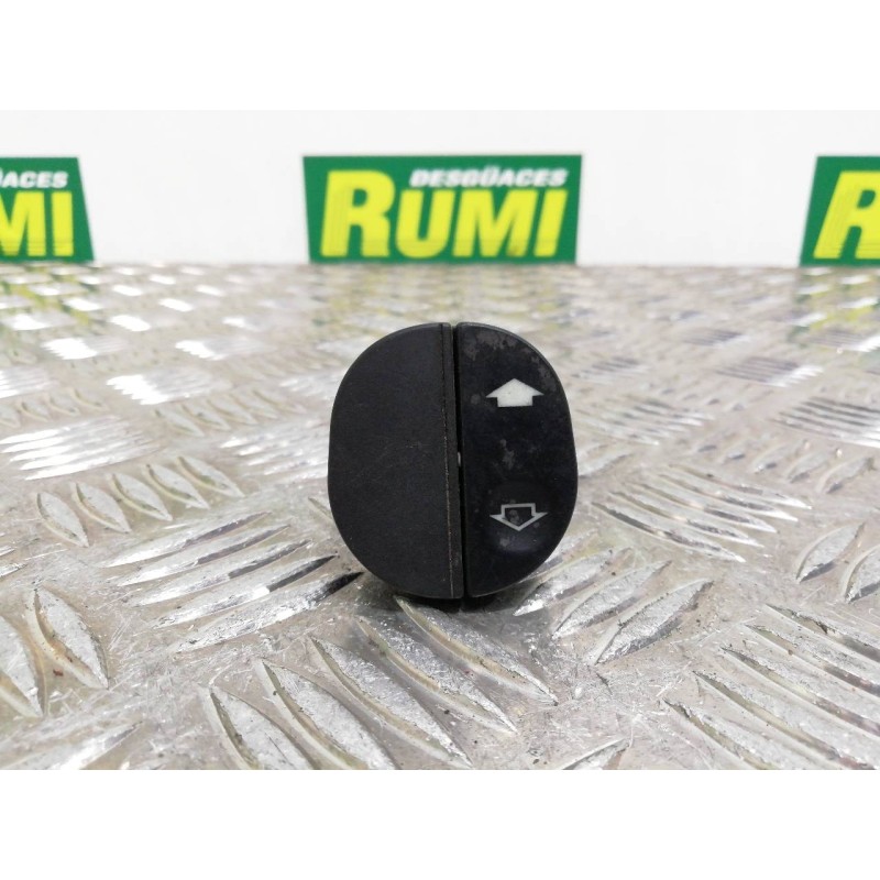 Recambio de mando elevalunas delantero derecho para ford fiesta berlina básico referencia OEM IAM 96FG14529AC  