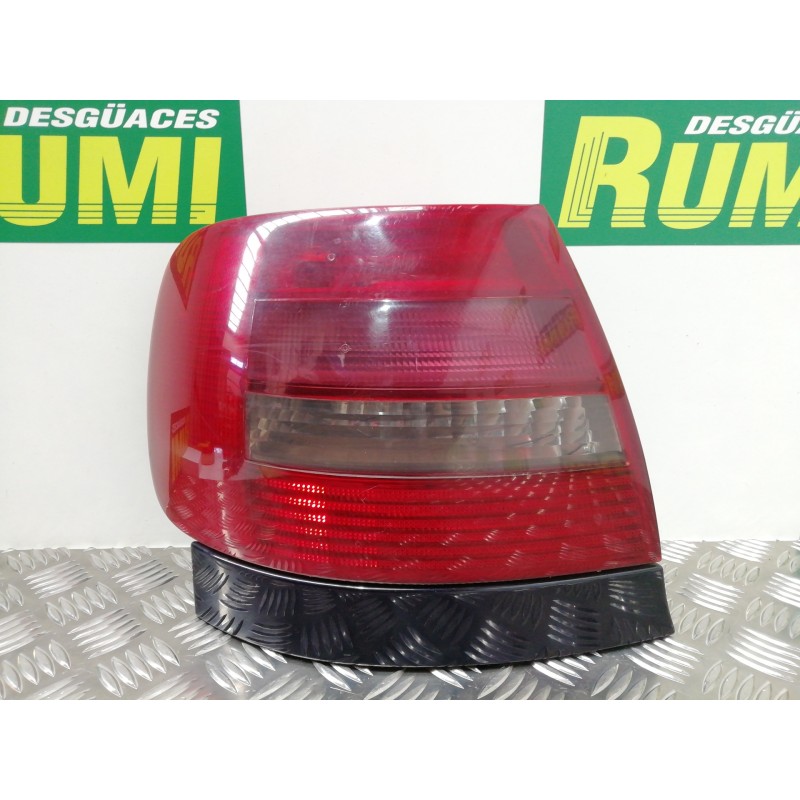 Recambio de piloto trasero izquierdo para audi a4 berlina (b5) 1.9 tdi referencia OEM IAM   