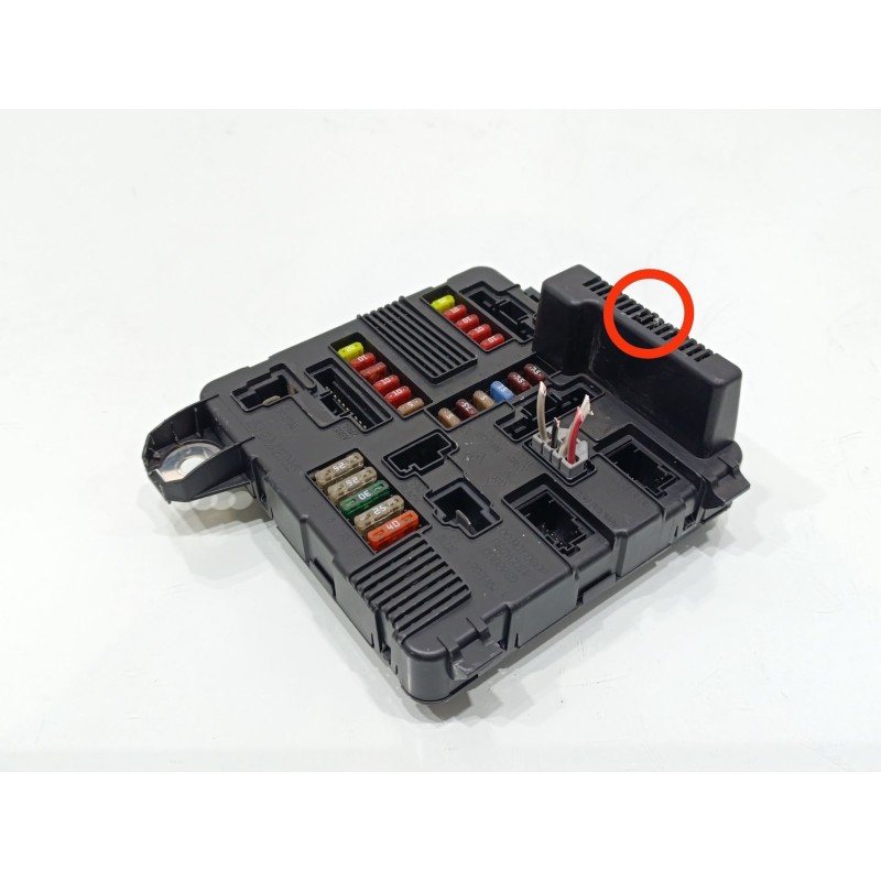 Recambio de caja reles / fusibles para renault megane ii berlina 5p authentique referencia OEM IAM 8200306032C  