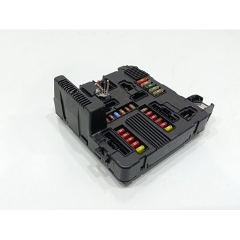 Recambio de caja reles / fusibles para renault megane ii berlina 5p authentique referencia OEM IAM 8200306032C  
