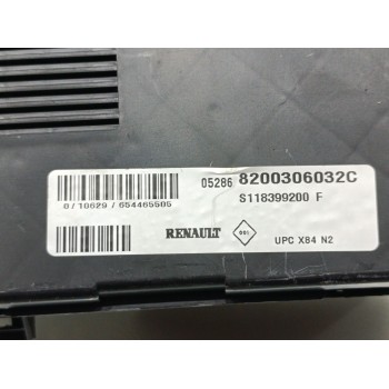 Recambio de caja reles / fusibles para renault megane ii berlina 5p authentique referencia OEM IAM 8200306032C  