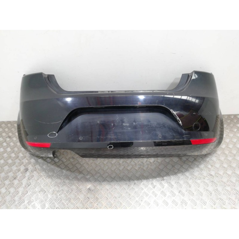 Recambio de paragolpes trasero para seat leon (1p1) referencia OEM IAM 1P0807421  