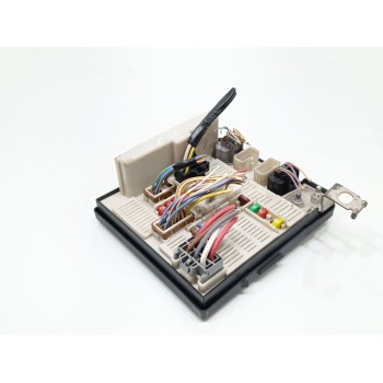 Recambio de caja reles / fusibles para renault scenic ii privilege referencia OEM IAM 8200481866J  