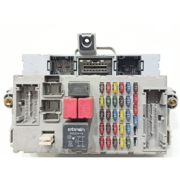 Recambio de caja reles / fusibles para fiat punto berlina (188) 1.2 8v referencia OEM IAM 46817785NPL 406626 