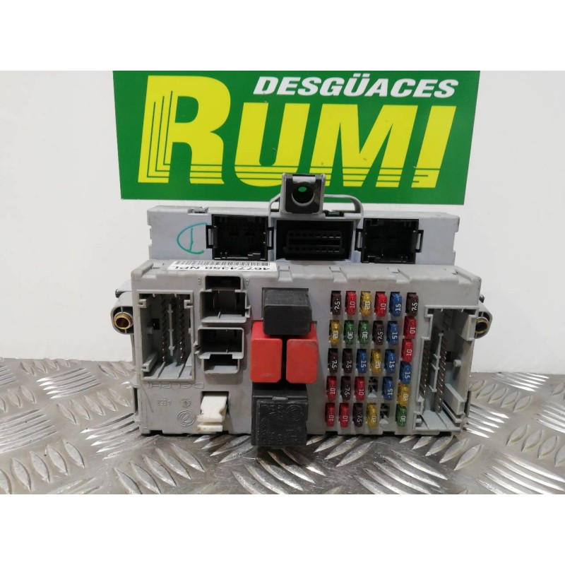 Recambio de caja reles / fusibles para fiat punto berlina (188) 1.2 8v referencia OEM IAM 46774358NPL 46774358 406626