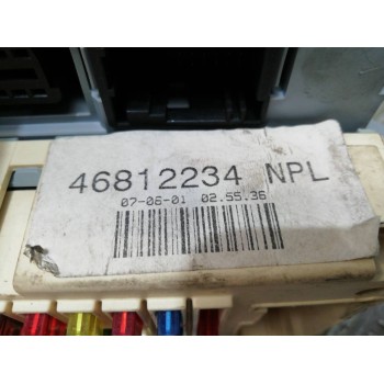 Recambio de caja reles / fusibles para fiat punto berlina (188) 1.2 16v elx referencia OEM IAM 46812234NPL 46812234 