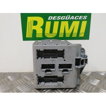 Recambio de caja reles / fusibles para fiat linea (110) dynamic referencia OEM IAM 51815360  