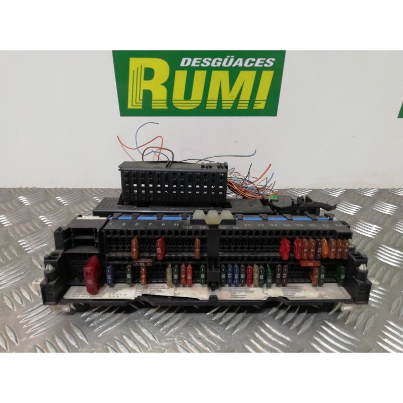 Recambio de caja reles / fusibles para bmw serie 3 berlina (e46) 318i referencia OEM IAM 8364542 8364540 E6314H , MR20000331