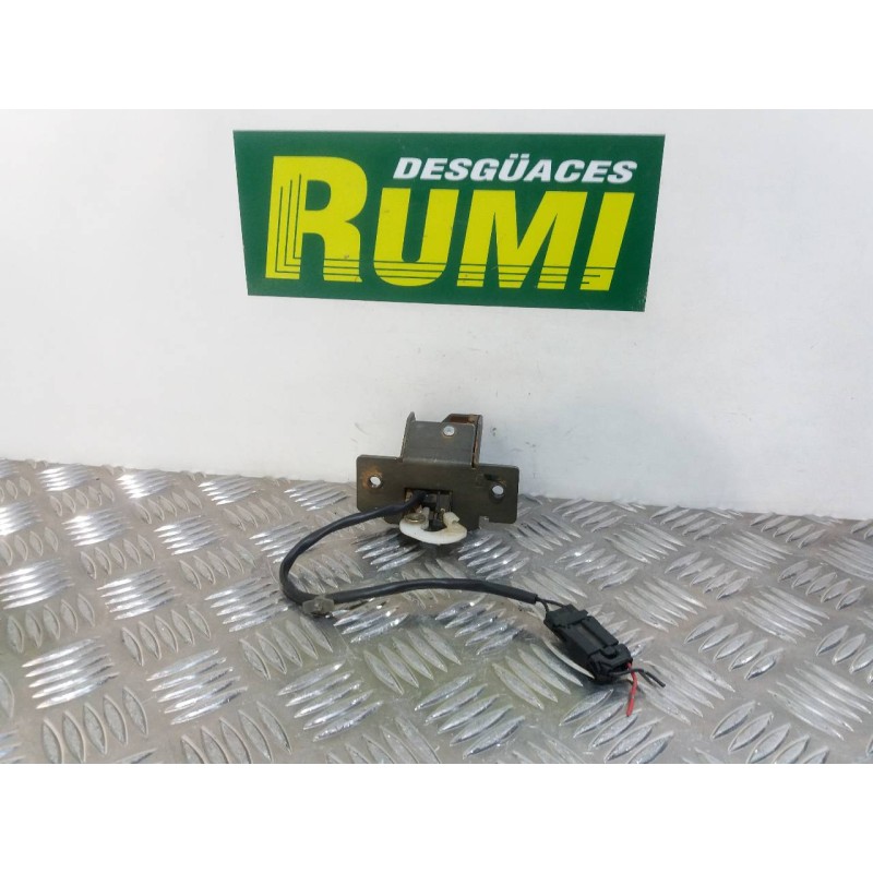 Recambio de cerradura maletero / porton para nissan primera berlina (p11) slx referencia OEM IAM   