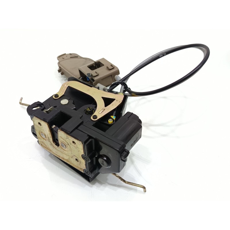 Recambio de cerradura puerta delantera derecha para ssangyong rodius xdi referencia OEM IAM   