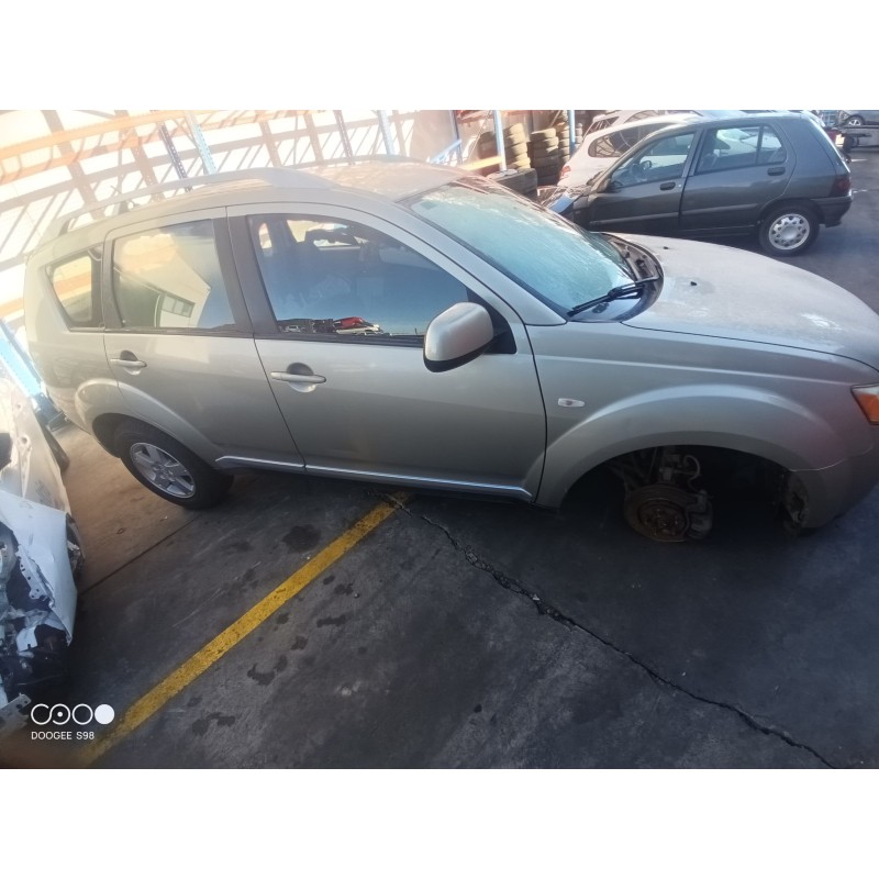 MITSUBISHI OUTLANDER (CW0)