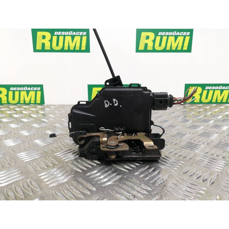 Recambio de cerradura puerta delantera derecha para skoda octavia berlina (1u2) 1.9 tdi glx referencia OEM IAM   