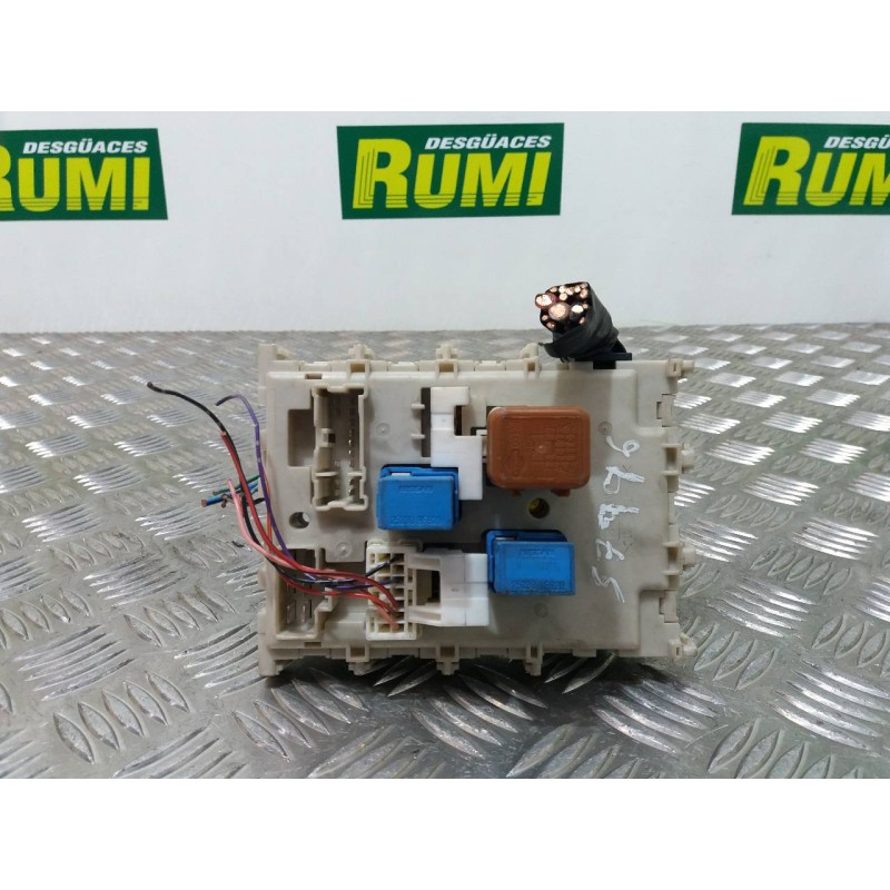 Recambio de caja reles / fusibles para nissan almera tino (v10m) acenta plus referencia OEM IAM 243505M310 0218051 