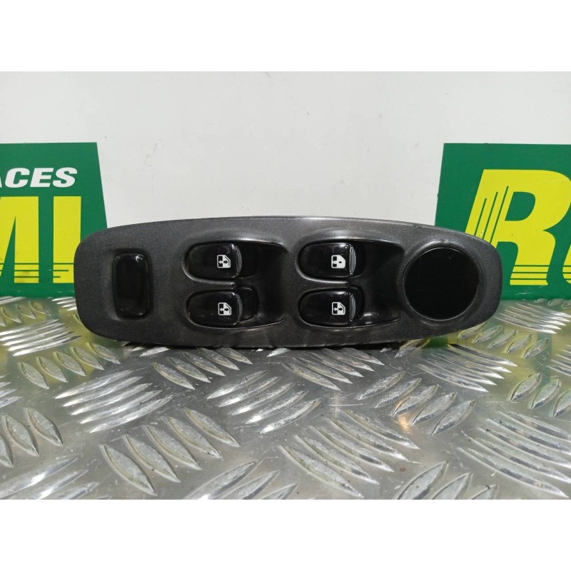 Recambio de mando elevalunas delantero izquierdo para hyundai accent (lc) crdi gl referencia OEM IAM 620W10270  
