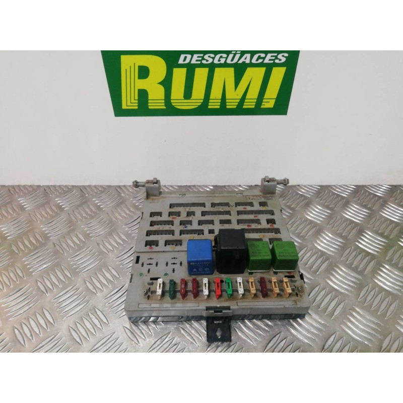Recambio de caja reles / fusibles para peugeot 205 berlina xad / xad multi referencia OEM IAM   
