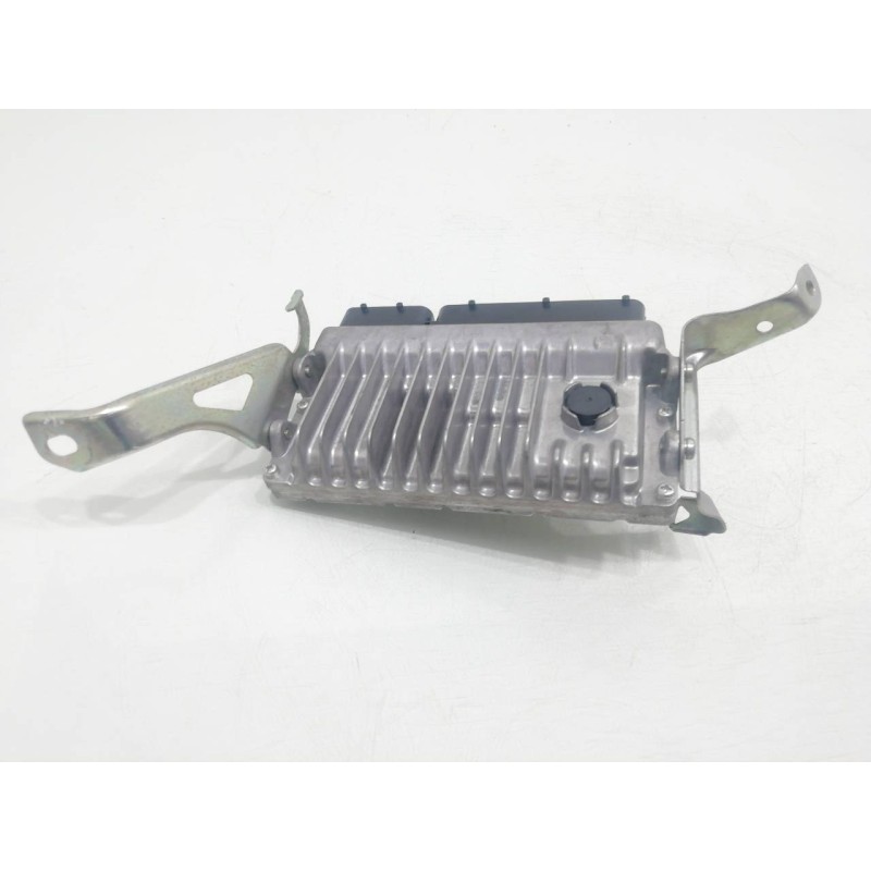 Recambio de centralita motor uce para toyota auris active referencia OEM IAM 896610Z840  
