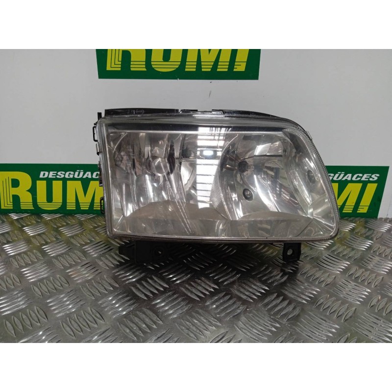 Recambio de faro derecho para volkswagen polo berlina (6n2) referencia OEM IAM 96382000R 96383200 