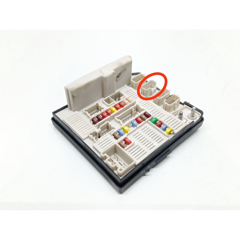 Recambio de caja reles / fusibles para renault megane ii classic berlina dynamique referencia OEM IAM 8200455424G  