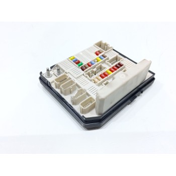 Recambio de caja reles / fusibles para renault megane ii classic berlina dynamique referencia OEM IAM 8200455424G  