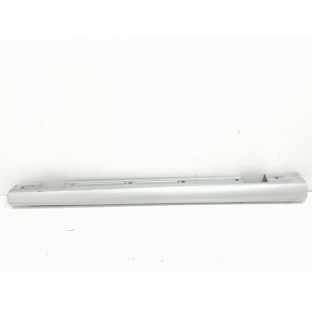 Recambio de estribos laterales para mercedes-benz clase a (w176) a 200 cdi blueefficiency (176.001) referencia OEM IAM A24669003