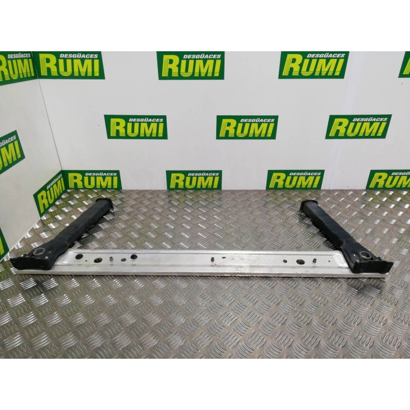 Recambio de travesaño inferior para renault megane iii berlina 5 p emotion referencia OEM IAM   