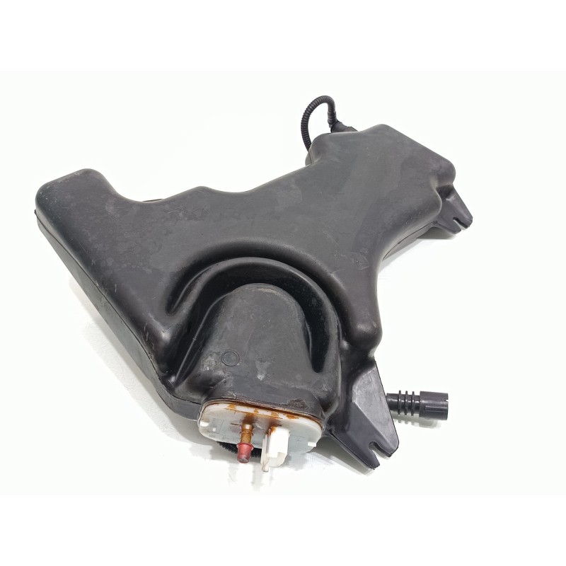 Recambio de deposito adblue para peugeot 407 sport referencia OEM IAM 9681917180  