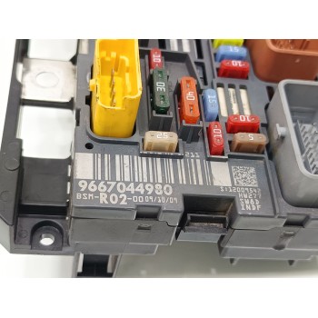 Recambio de caja reles / fusibles para peugeot 407 sport referencia OEM IAM 9667044980  