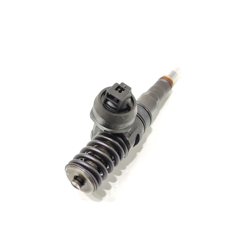 Recambio de inyector para volkswagen passat berlina (3b3) comfortline referencia OEM IAM 038130073BA  
