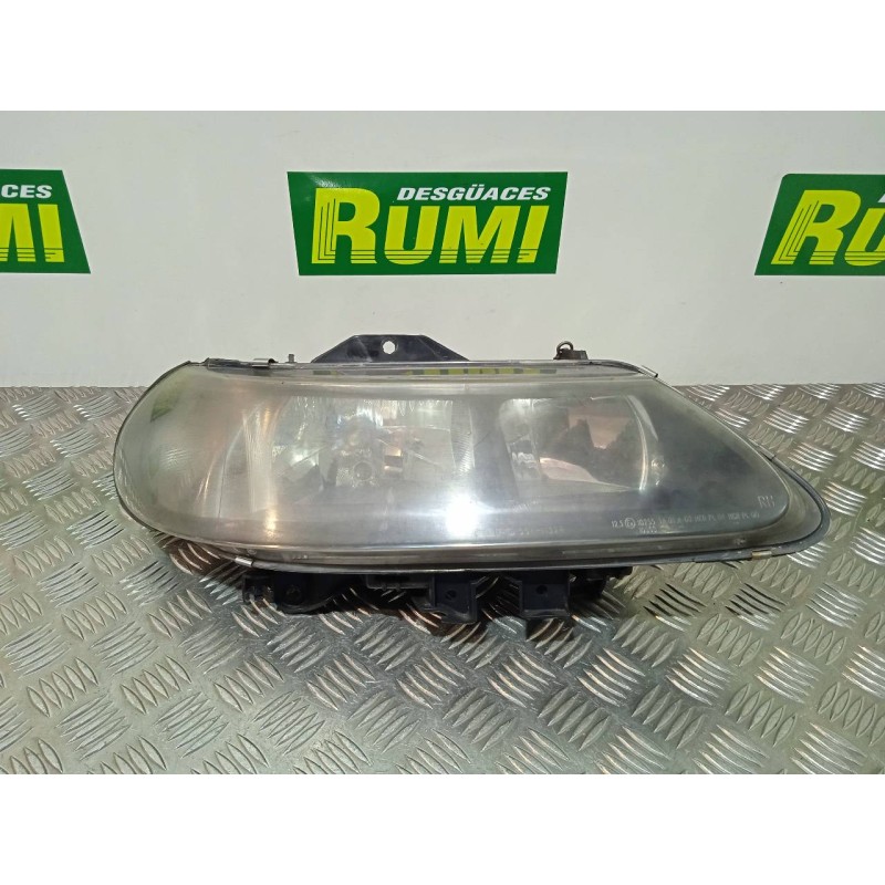 Recambio de faro derecho para renault laguna (b56) 1.9 dti carminat (a) referencia OEM IAM   