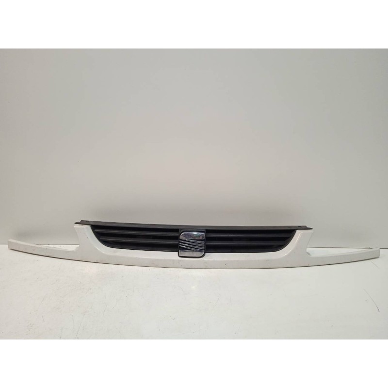 Recambio de rejilla delantera para seat arosa (6h1) select referencia OEM IAM 6H0853661C  