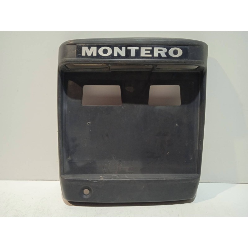 Recambio de portamatriculas para mitsubishi montero (v60/v70) 3.2 di-d gls (3-ptas.) referencia OEM IAM MR416417  