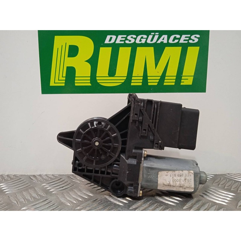 Recambio de motor elevalunas trasero izquierdo para volkswagen passat berlina (3b3) advance referencia OEM IAM 0130821697 1C0959
