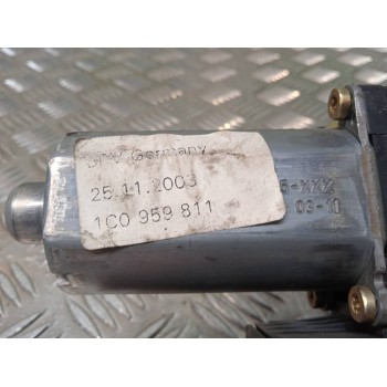 Recambio de motor elevalunas trasero izquierdo para volkswagen passat berlina (3b3) advance referencia OEM IAM 0130821697 1C0959