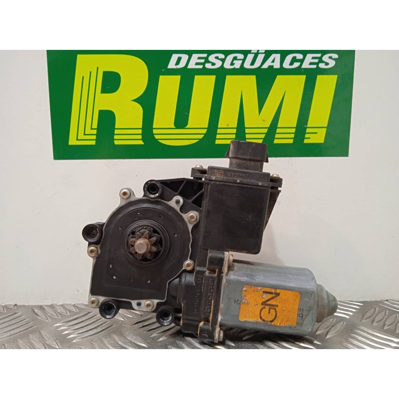 Recambio de motor elevalunas delantero derecho para opel astra g berlina edition referencia OEM IAM 0536004401  