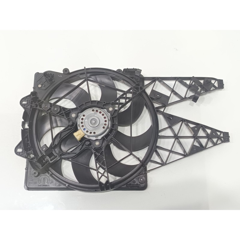 Recambio de electroventilador para fiat doblo ii cargo (263) furgón base maxi referencia OEM IAM 8E4241000  