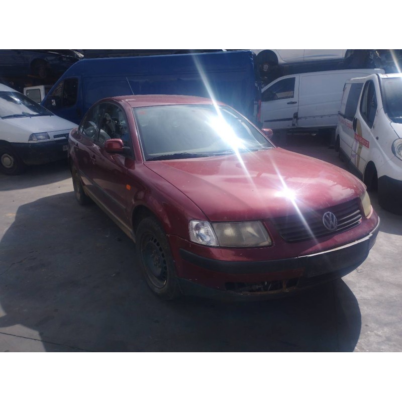 VOLKSWAGEN PASSAT BERLINA (3B2)