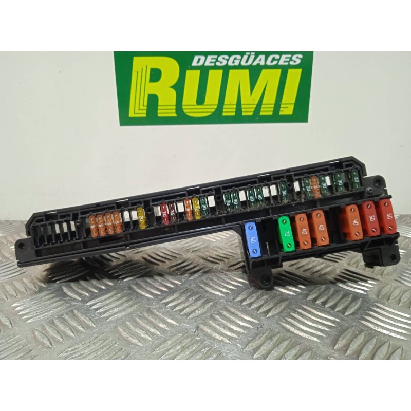 Recambio de caja reles / fusibles para bmw serie 5 berlina (e60) 530d referencia OEM IAM 61146957330 6114695733002 695733002